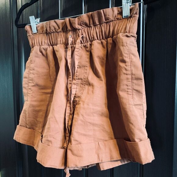 Abercrombie & Fitch Paper Bag Shorts Rust Brown | XS - Picture 2 of 8